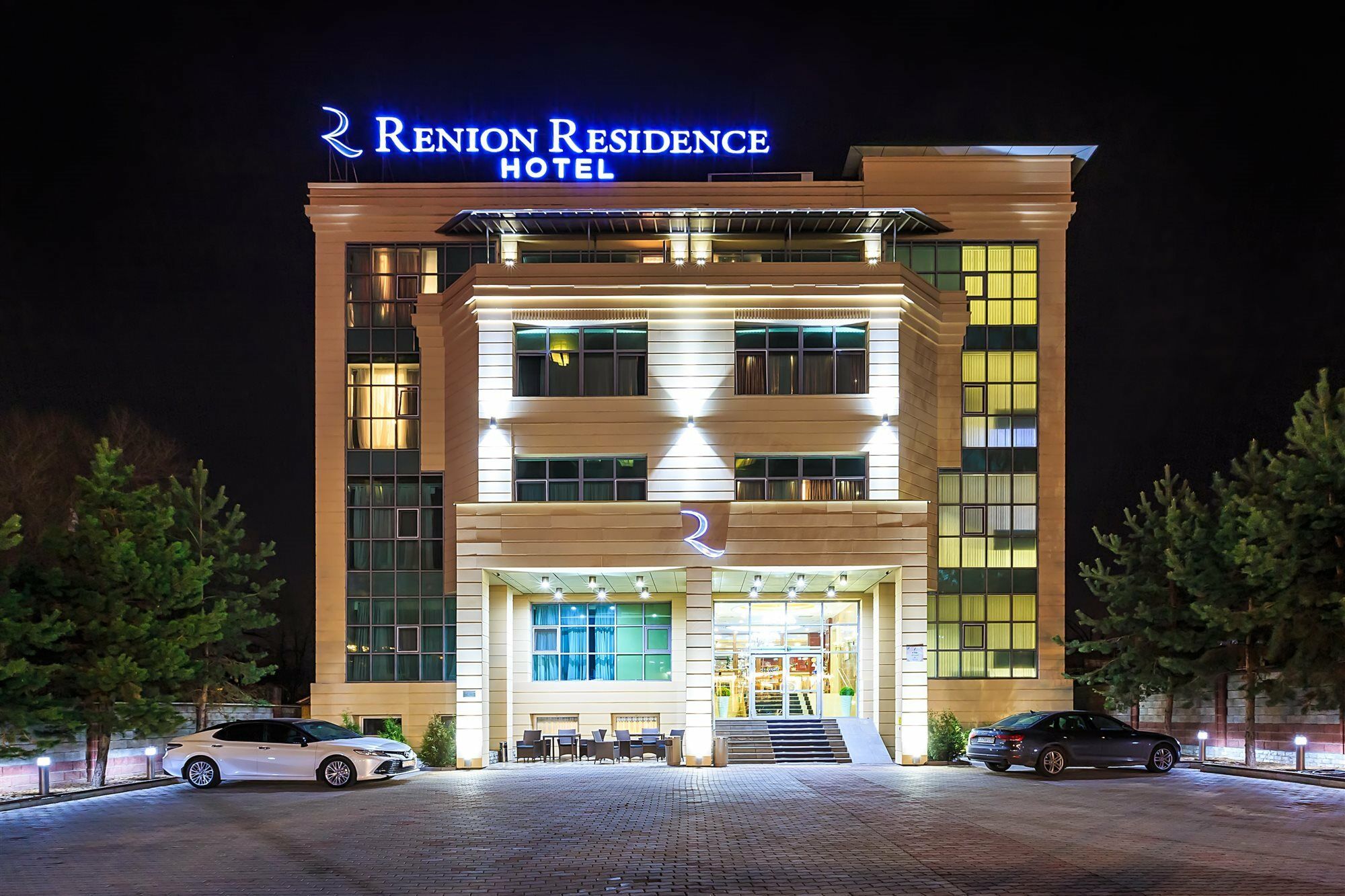 אלמטי Renion Residence Hotel מראה חיצוני תמונה