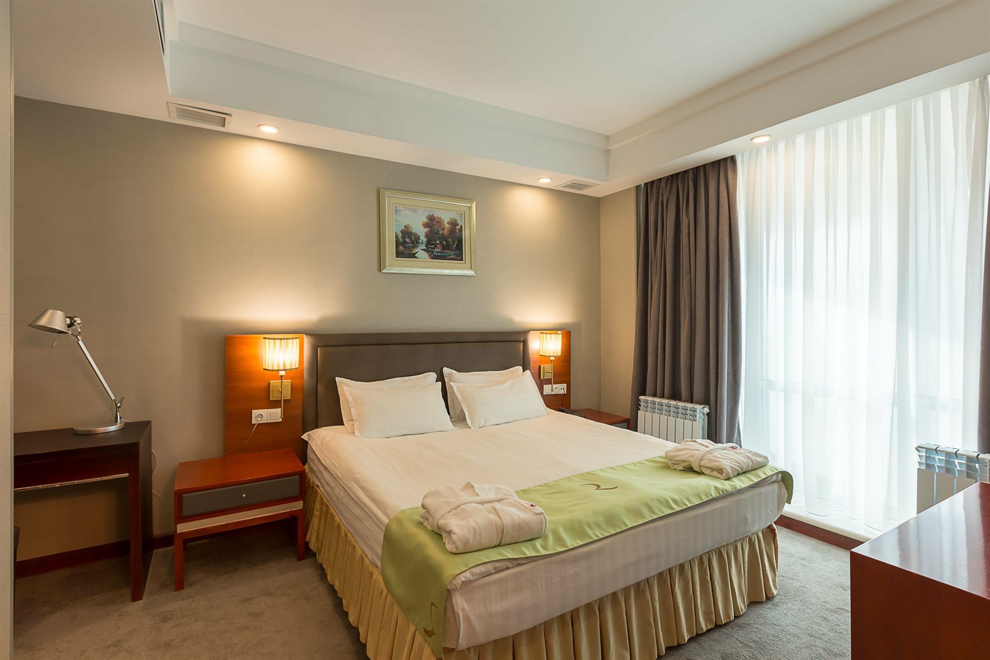 אלמטי Renion Residence Hotel מראה חיצוני תמונה